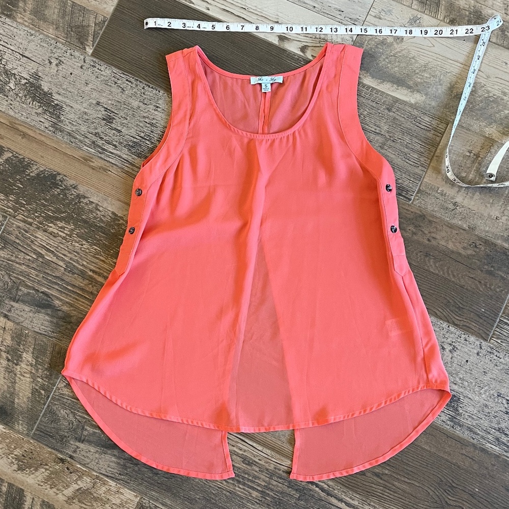 She & Sky Breezy Coral Top
